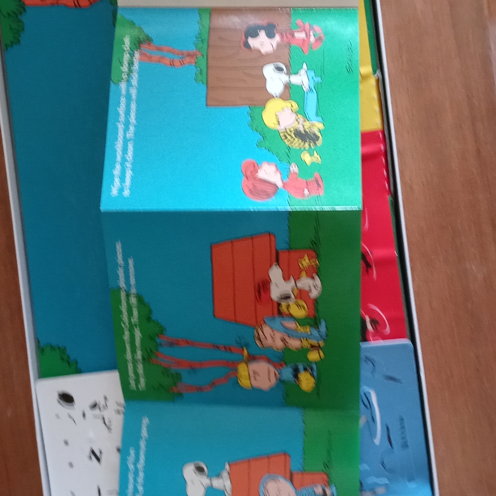 LAST CHANCE Snoopy colorforms set - Picture 7 of 8